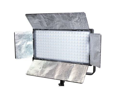 Dörr LED Video Light DLP-820 ca. 6300 Lux/1m bei Voller Leistung