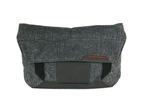 Peak Design Field Pouch charcoal