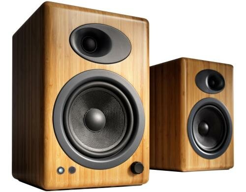 Audioengine A5+ Wireless Paar, Bambus Regallautsprecher, 60W, 3.5mm & Cinch In